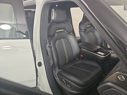 Used 2023 Rivian R1S Adventure image 24