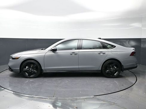 Used 2025 Honda Accord Sport image 8