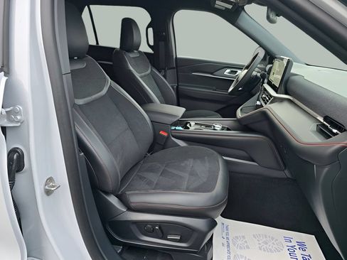 Certified 2026 Ford Explorer ST AWD/4WD image 19