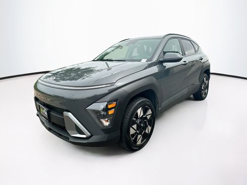 Used 2025 Hyundai Kona SEL AWD/4WD image 3