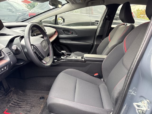 Used 2026 Toyota Prius Plug-In Hybrid FWD image 12