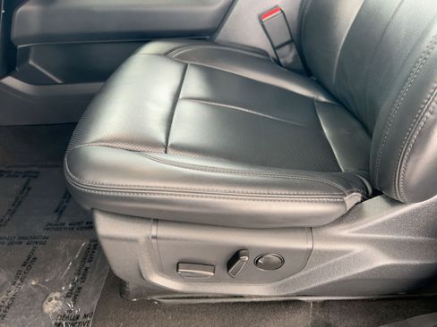 Used 2024 Ford Expedition Max XLT image 14