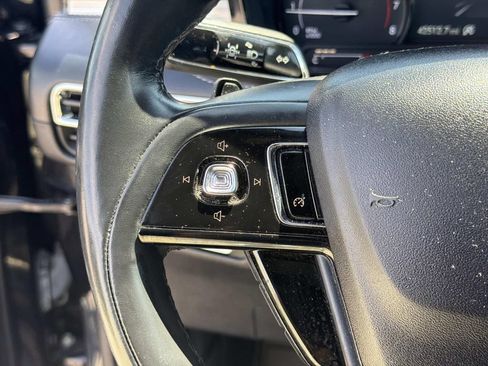 Used 2021 Lincoln Corsair AWD w/ Premium Package image 12