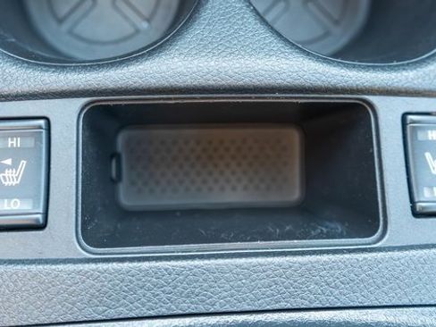 Used 2019 Nissan Rogue SV image 32