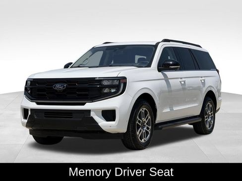Used 2025 Ford Expedition Active AWD/4WD image 5