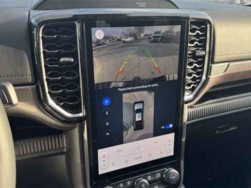 New 2025 Ford Ranger Lariat w/ FX4 Off-Road Package image 28