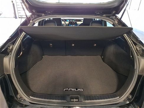 Used 2017 Toyota Prius Two w/ Carpet Mat Package image 27