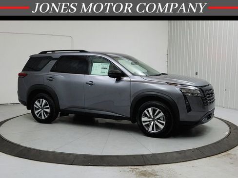 New 2026 Nissan Pathfinder SL FWD image 1