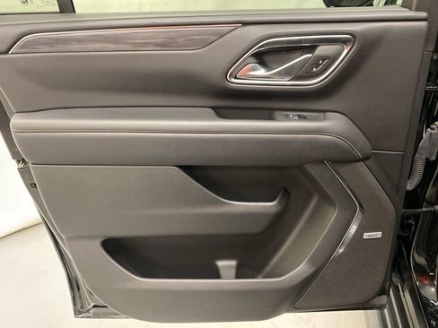 Used 2024 GMC Yukon XL SLT image 12