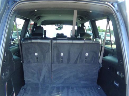 Used 2024 Jeep Wagoneer L Series II w/ Flexible Seating Group image 10