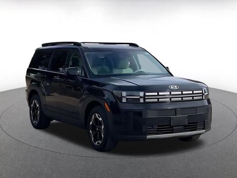 Used 2025 Hyundai Santa Fe SEL image 3