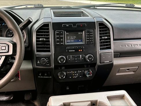 Used 2019 Ford F350 XLT w/ Camper Package AWD/4WD image 6
