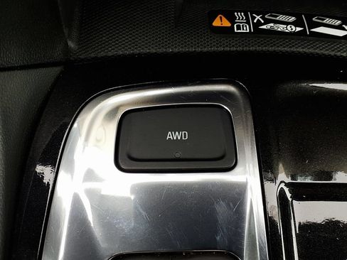 Used 2023 Chevrolet Equinox Premier AWD/4WD image 22