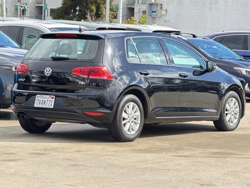 Used 2016 Volkswagen Golf S image 1