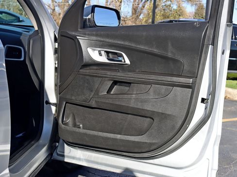 Used 2016 Chevrolet Equinox LT w/ Convenience Package image 28