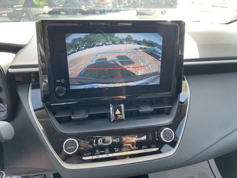Used 2023 Toyota Corolla LE FWD image 17