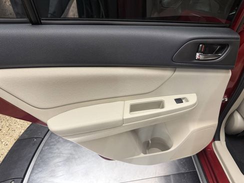 Used 2014 Subaru Crosstrek 2.0i Premium image 18