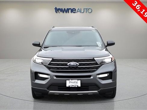 Used 2023 Ford Explorer XLT w/ Equipment Group 202A image 8