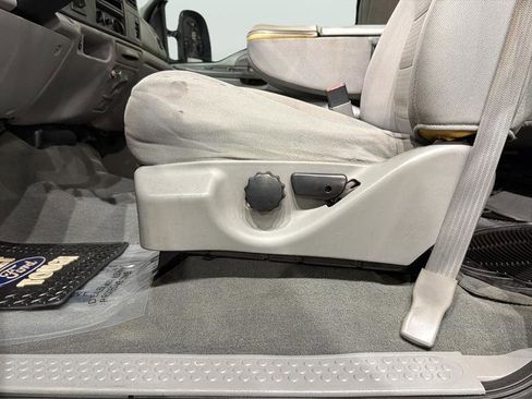 Used 2004 Ford F250 XL image 20