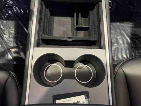 Used 2021 Tesla Model Y Long Range image 31