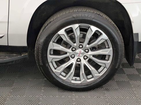 Used 2023 GMC Yukon XL Denali w/ Advanced Technology Package AWD/4WD image 17