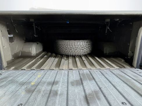 Used 2022 Chevrolet Silverado 1500 LT w/ Z71 Off-Road Package image 28