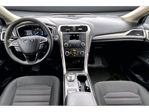 Used 2018 Ford Fusion SE image 15