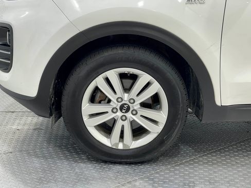 Used 2018 Kia Sportage LX AWD/4WD image 32
