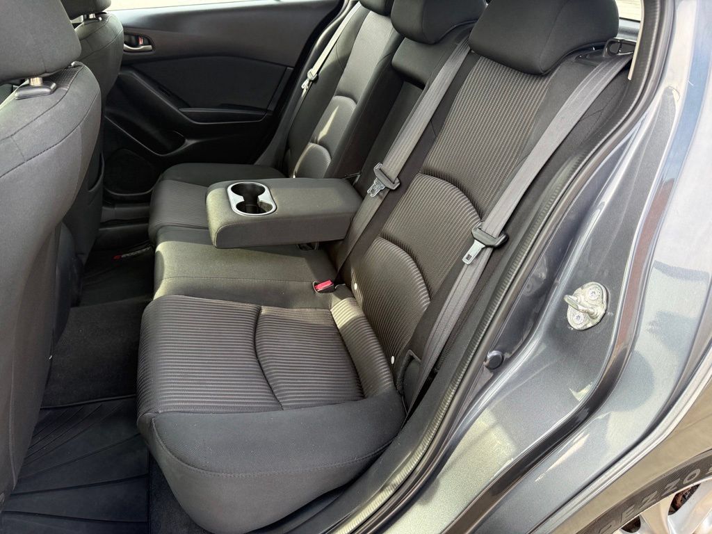 Used 2016 MAZDA MAZDA3 i Touring FWD image 19