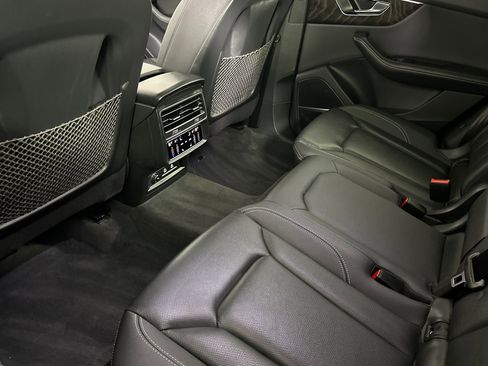 Used 2022 Audi Q8 Premium Plus w/ Premium Plus Package image 11