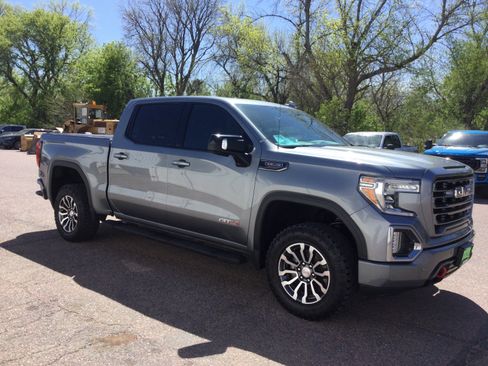 Used 2019 GMC Sierra 1500 AT4 w/ Off Road Performance Package AWD/4WD image 3