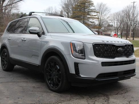 Used 2021 Kia Telluride EX w/ EX Premium Package AWD/4WD image 13