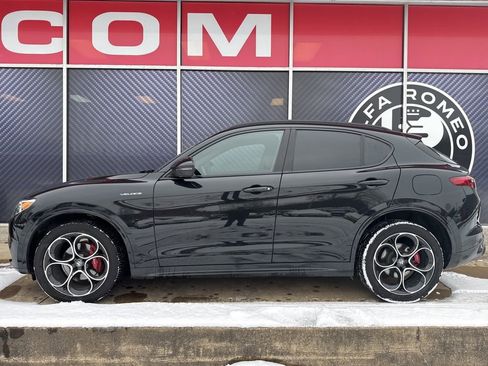 Used 2023 Alfa Romeo Stelvio Veloce image 11