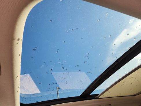 Certified 2022 Volvo XC60 B5 Momentum image 25