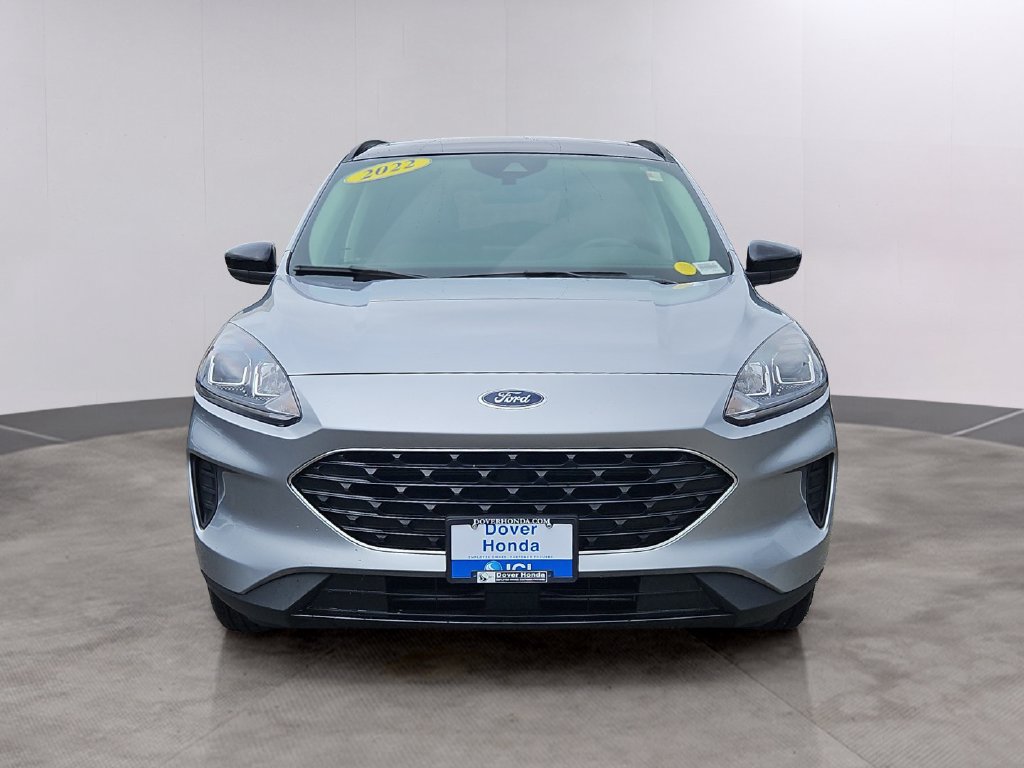 Used 2022 Ford Escape SE w/ SE Sport Appearance Package AWD/4WD image 2