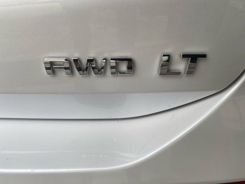 Used 2020 Chevrolet Equinox LT AWD/4WD image 16