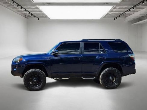 Used 2020 Toyota 4Runner TRD Off-Road Premium w/ Moonroof Package AWD/4WD image 2