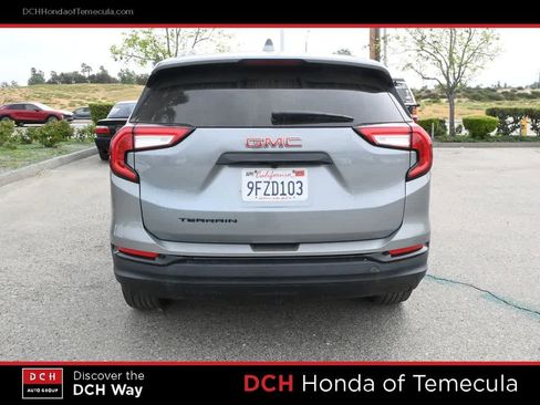 Used 2023 GMC Terrain SLE w/ Elevation Edition image 6