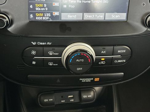 Used 2019 Kia Soul + FWD image 22