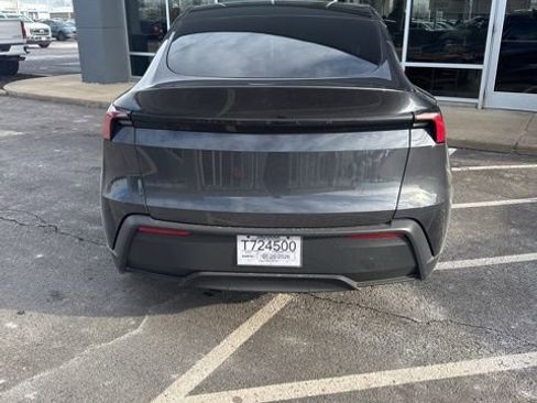 Used 2026 Tesla Model Y 2WD image 6