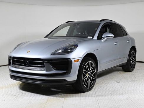 Certified 2024 Porsche Macan image 1