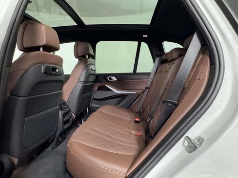 Used 2024 BMW X5 xDrive40i w/ M Sport Package AWD/4WD image 32