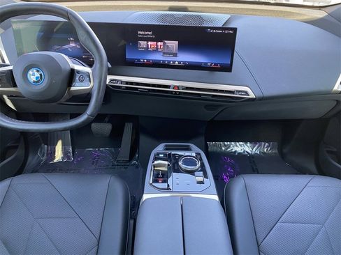 Used 2025 BMW iX xDrive50 image 17
