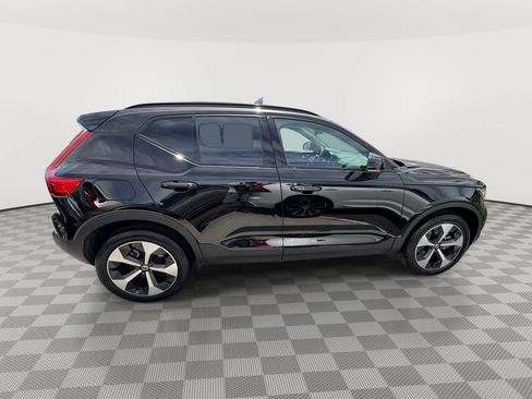 Used 2026 Volvo XC40 B5 Plus w/ Protection Package Premier AWD/4WD image 3