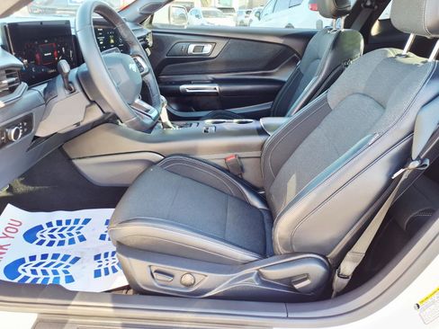 Used 2025 Ford Mustang EcoBoost image 19