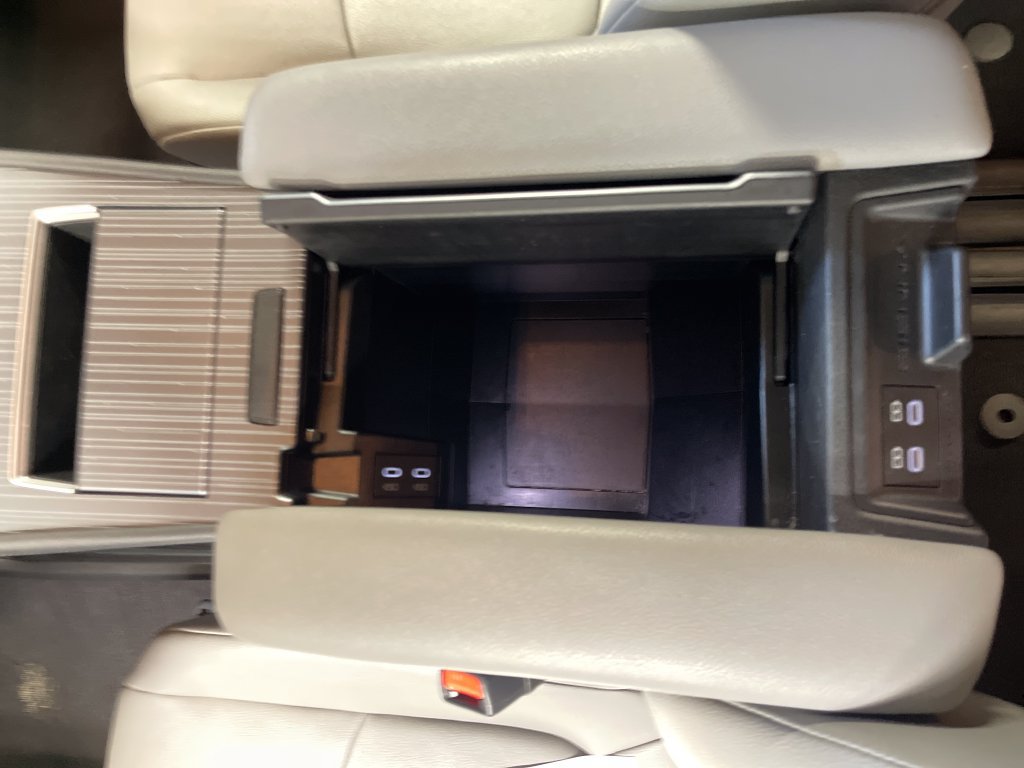 Certified 2025 Toyota Sienna XLE FWD image 23