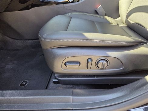 Used 2026 Chevrolet Trax ACTIV w/ Driver Confidence Package image 28