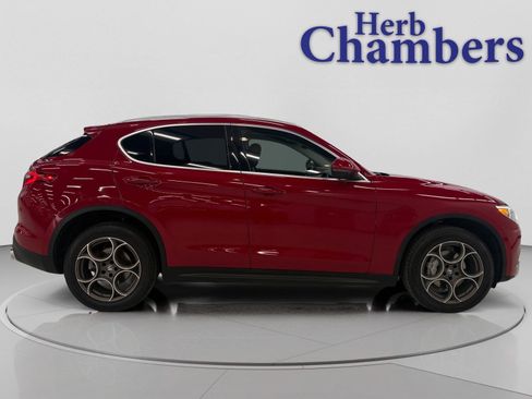 Used 2019 Alfa Romeo Stelvio Ti image 2