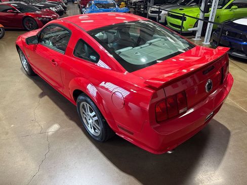 Used 2005 Ford Mustang GT Premium image 19
