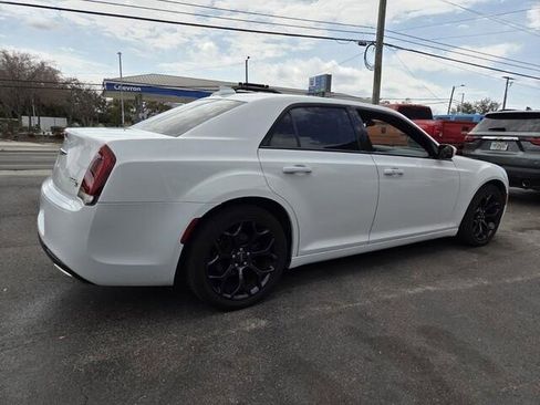 Used 2019 Chrysler 300 S image 18